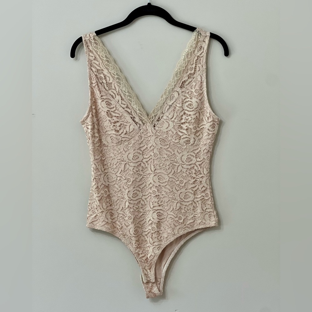NWT Elodie Lace Bodysuit Size M​​